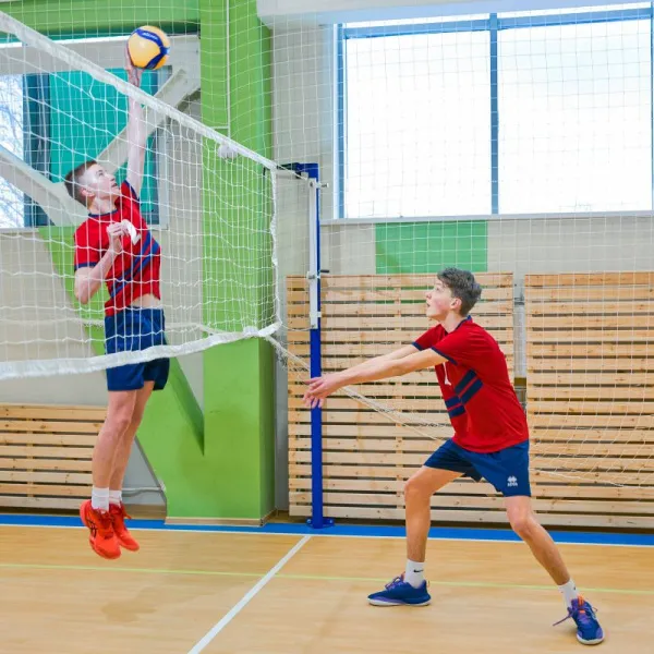 Сетка волейбол Д=4,0 мм яч. 100*100 чёрный Размер 1,0 * 9,5 м обш. с 4-х ст., верх/низ лента 7 см ПП за 9&nbsp;900 ₽ в Калуге